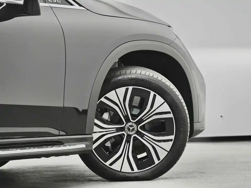 Mercedes-Benz EQE SUV