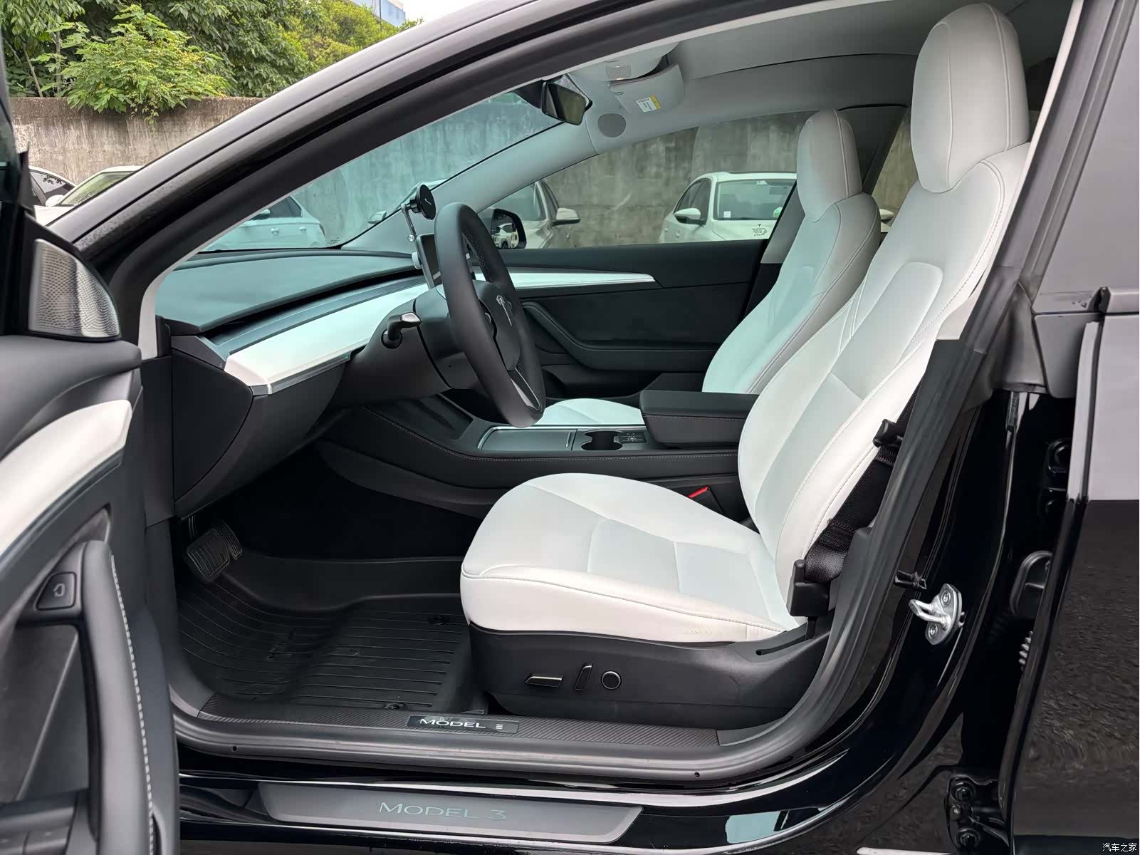Tesla Model 3, 2024 4