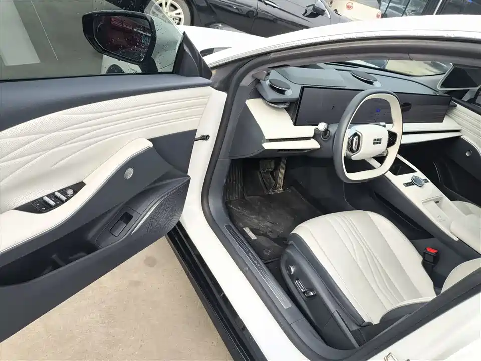 Geely Galaxy Galaxy E8