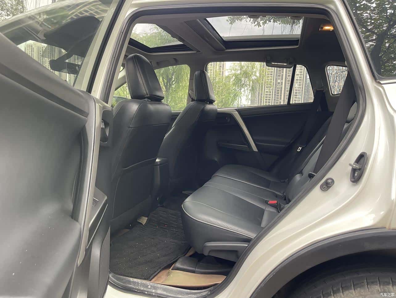Toyota RAV4, 2016 9