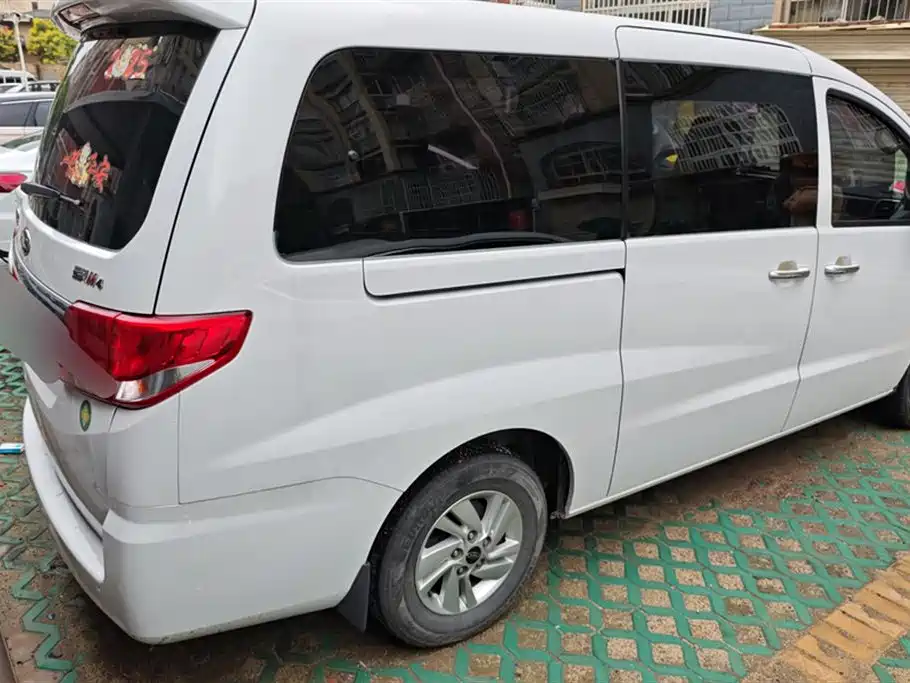 JAC Refine Ruifeng M4