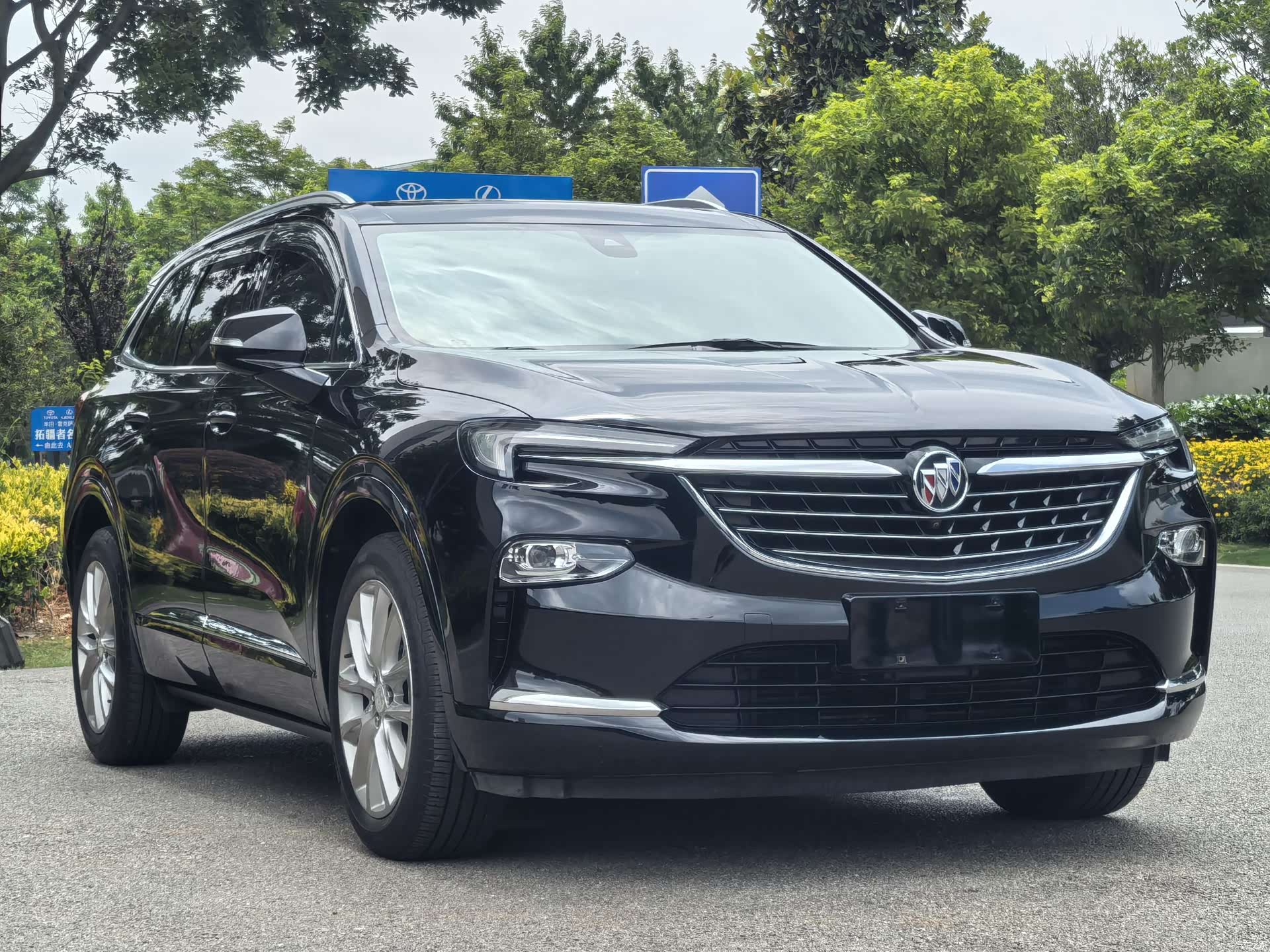 Buick Enclave, 2022 3