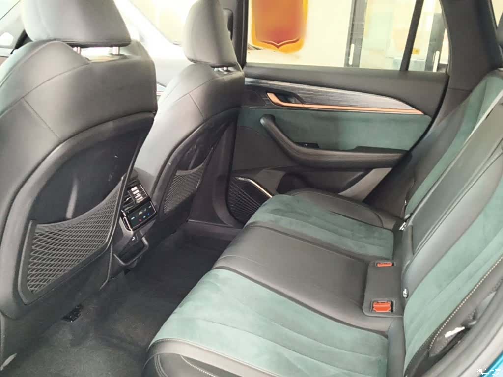 Geely Xingyue L, 2024 17