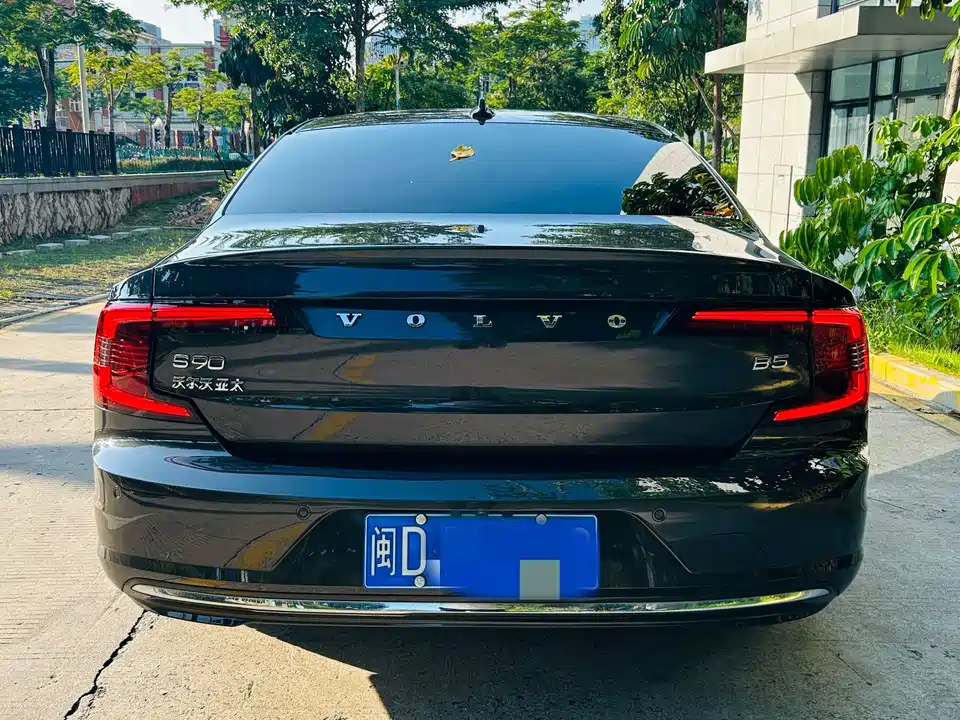Volvo S90