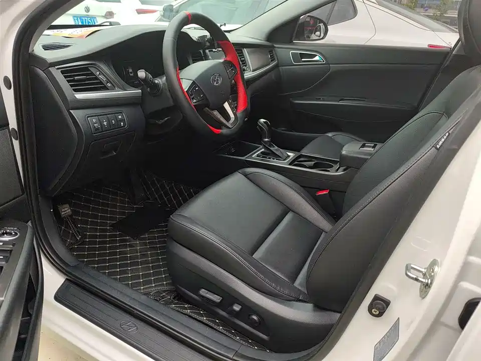 Hyundai Name picture