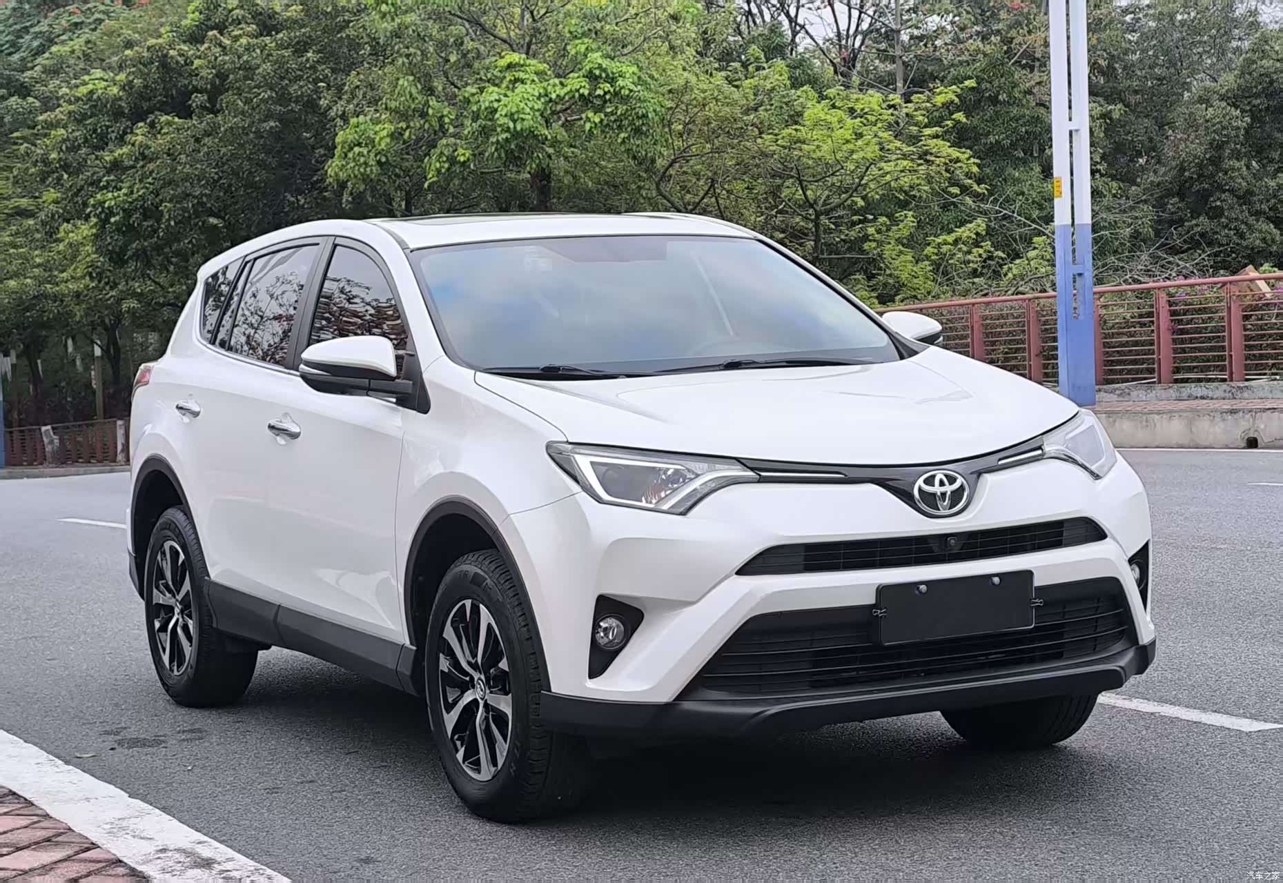 Toyota RAV4, 2017 4