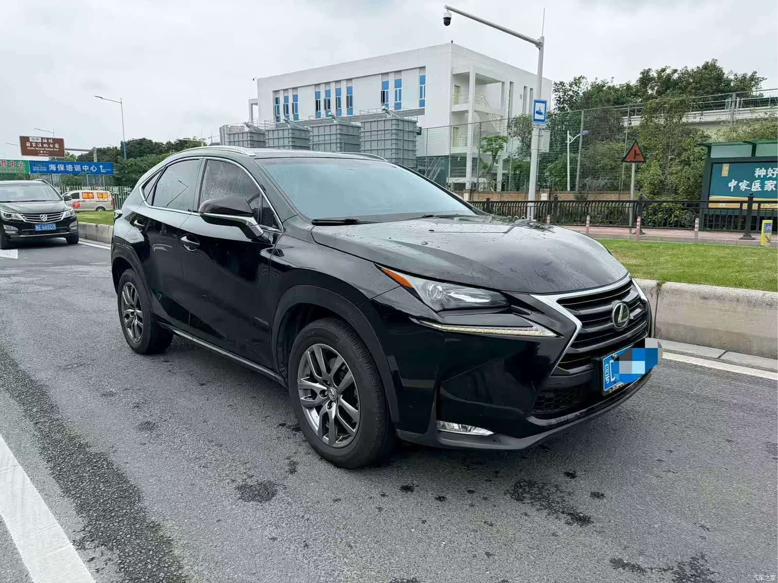 Lexus NX, 2015 3