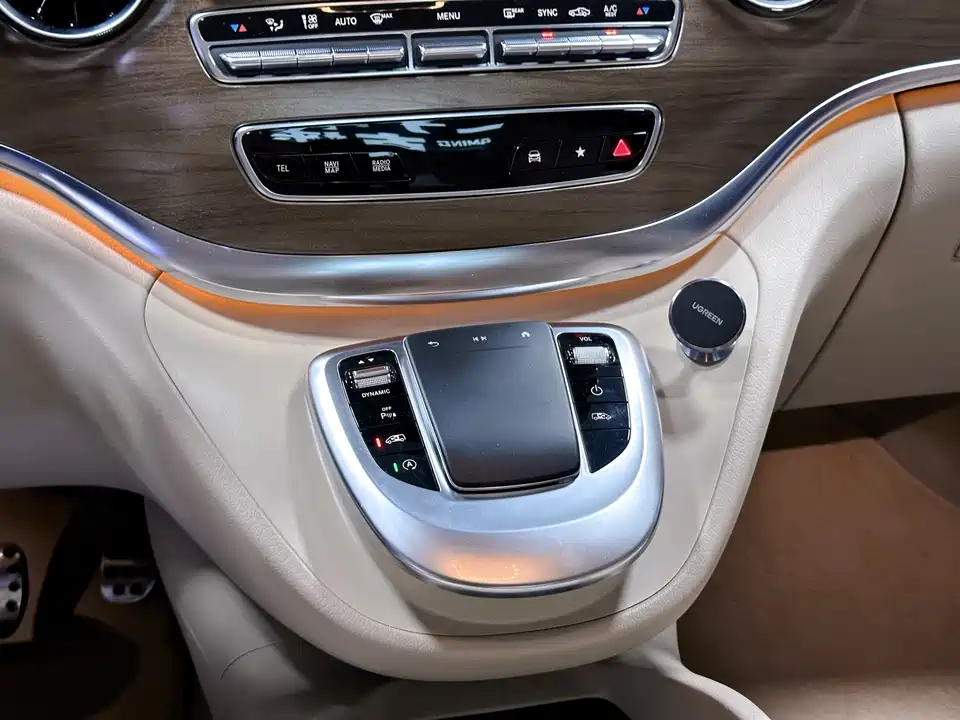 Mercedes-Benz V-class Mercedes-Benz V-class