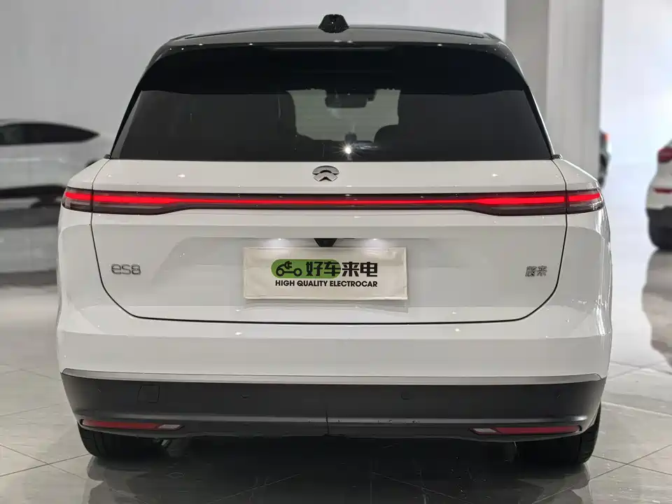 NIO ES8