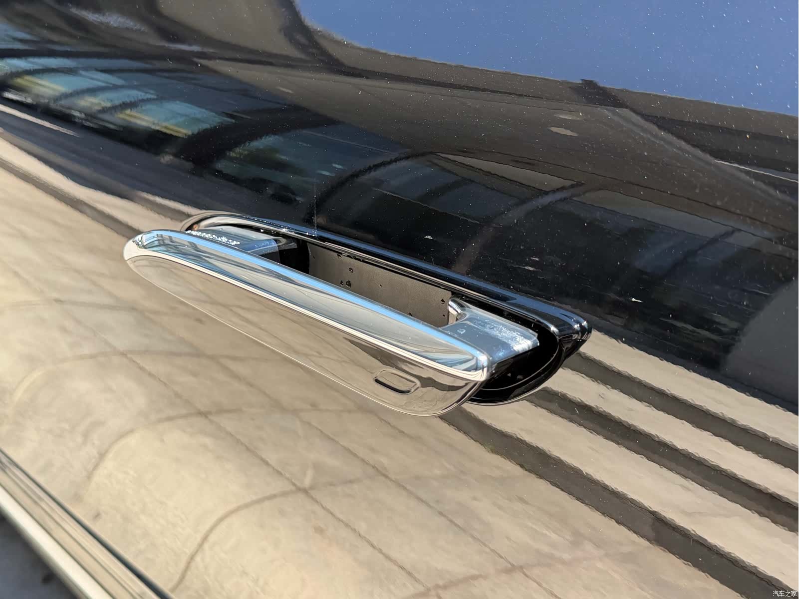 Mercedes-Benz EQE, 2025 11