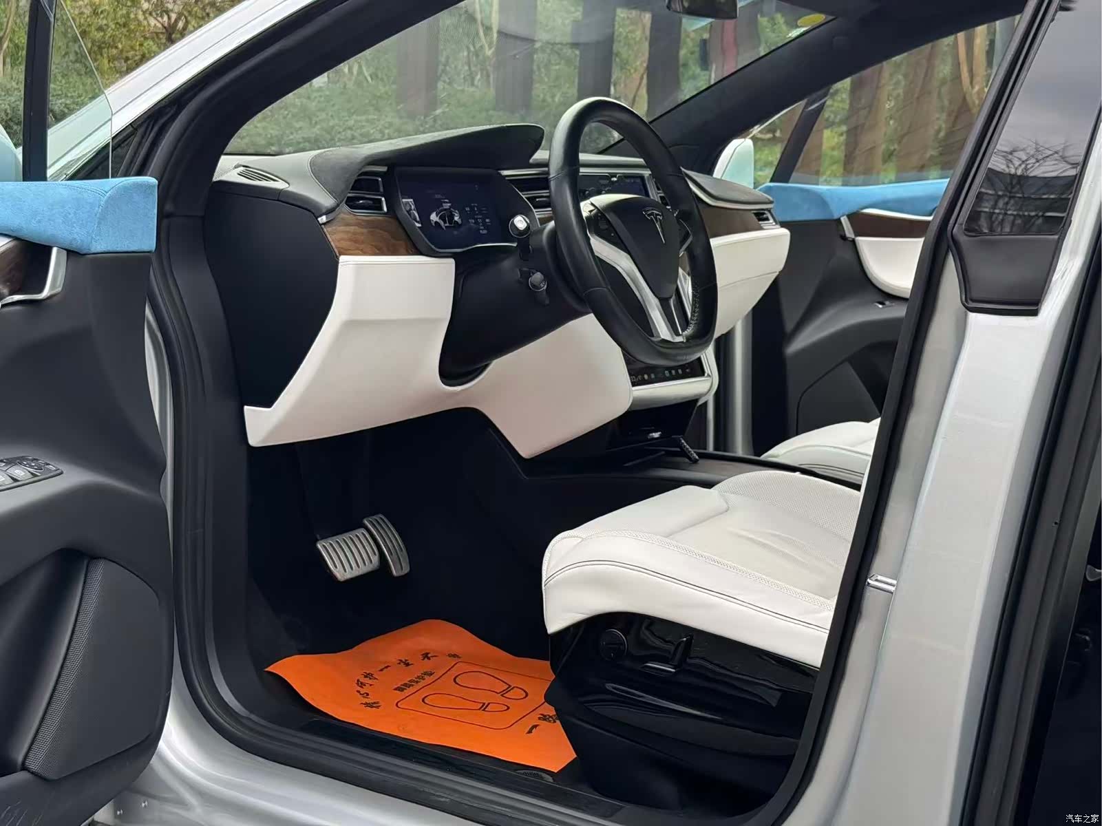 Tesla Model X, 2016 4