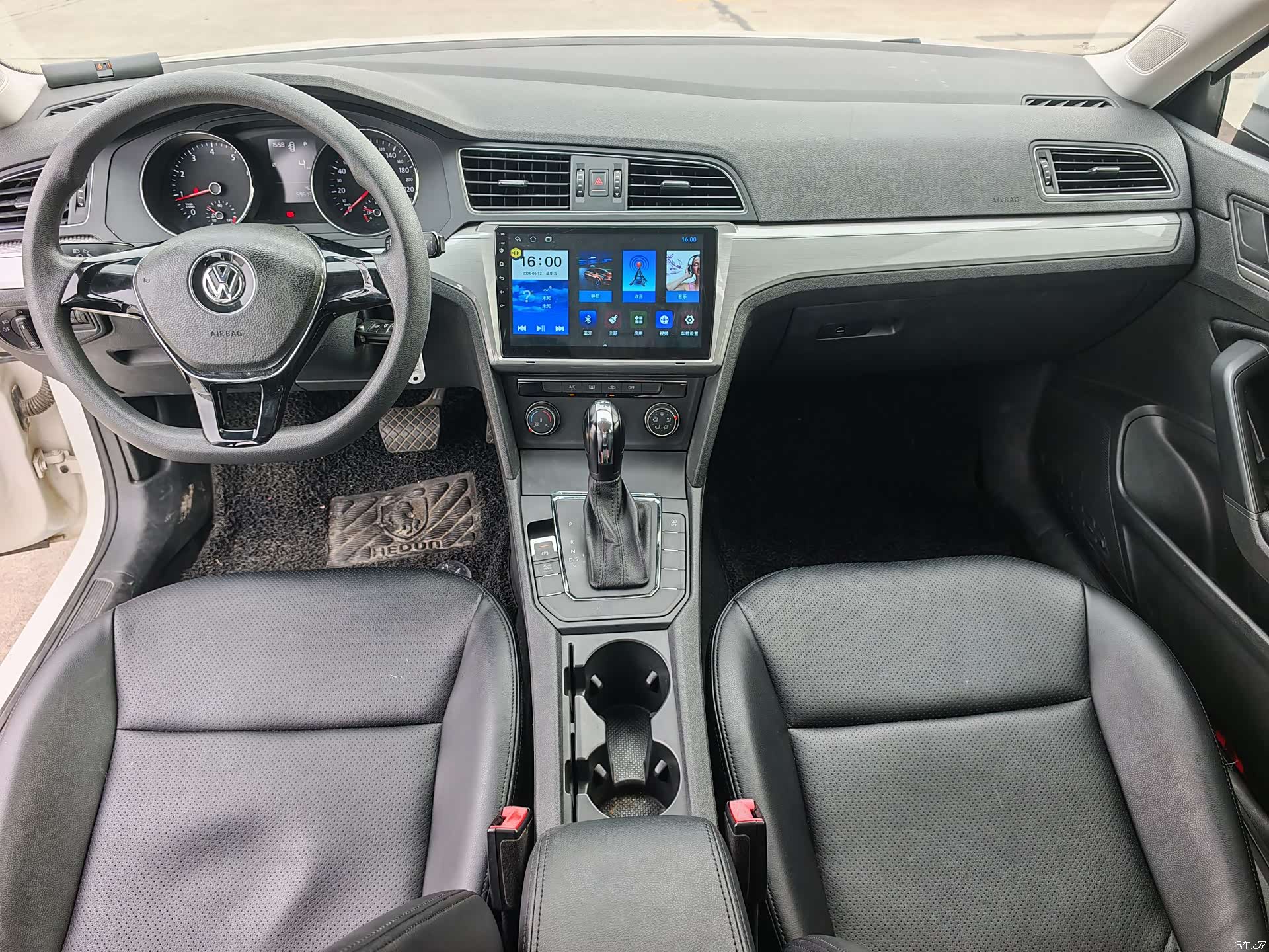 Volkswagen Lamando, 2016 11