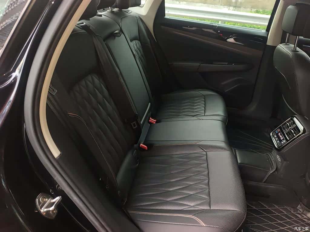 Volkswagen Passat, 2019 18