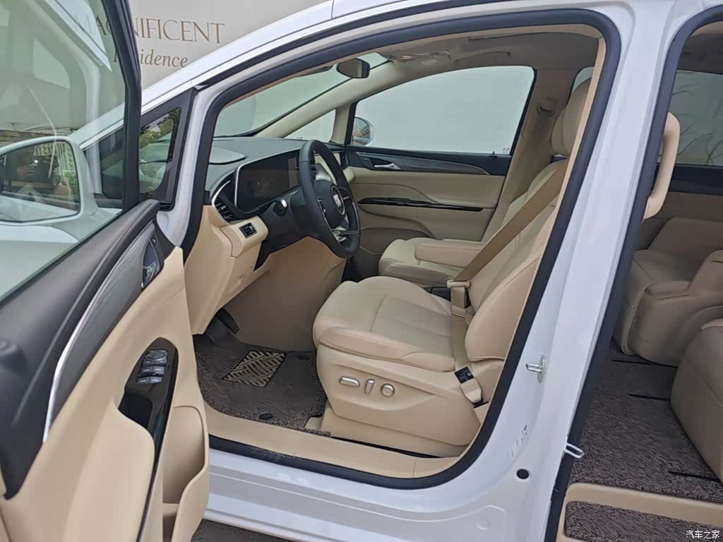 Buick GL8, 2025 12