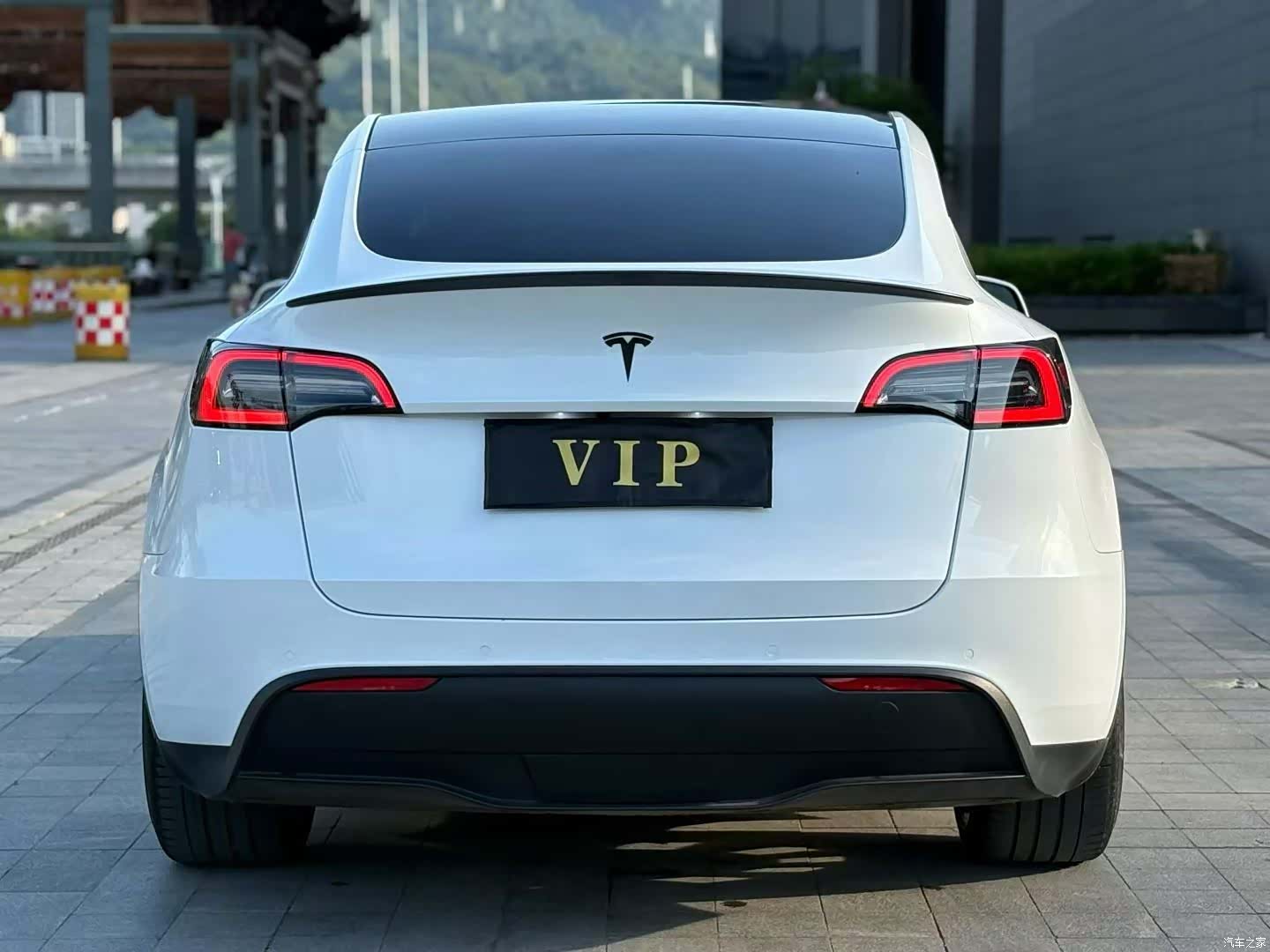 Tesla Model Y, 2022 4
