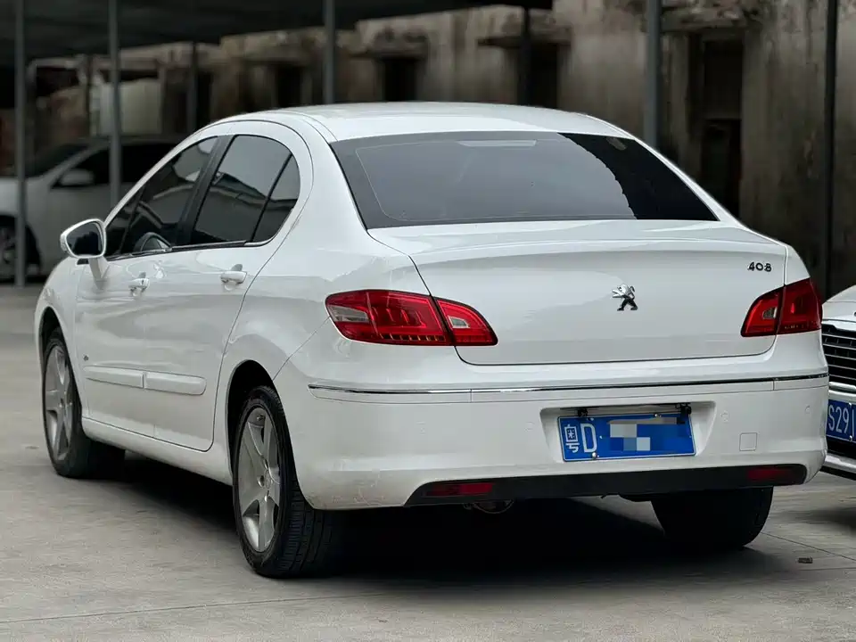 Peugeot 408
