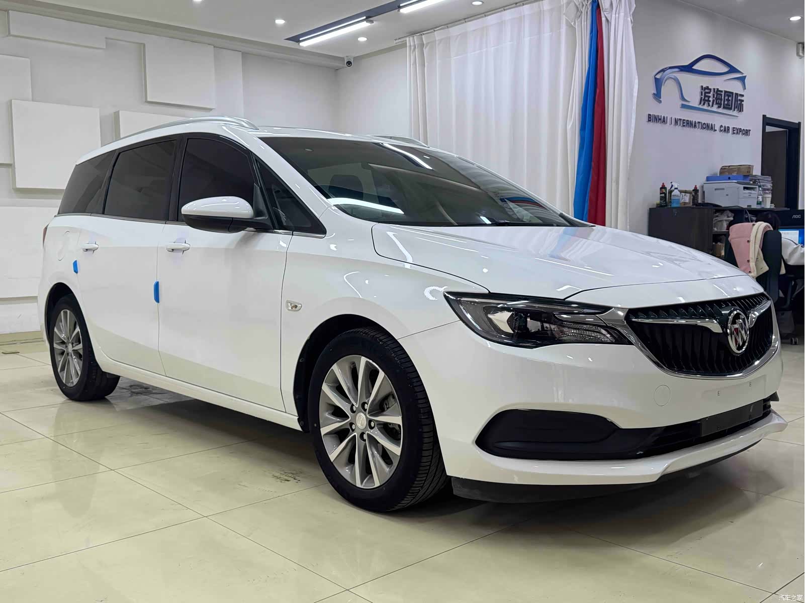 Buick GL6, 2022 3