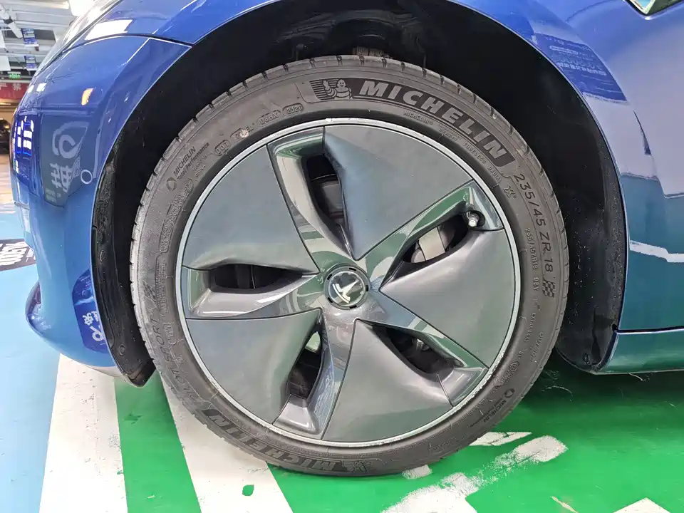 Tesla Model 3 Tesla Model 3