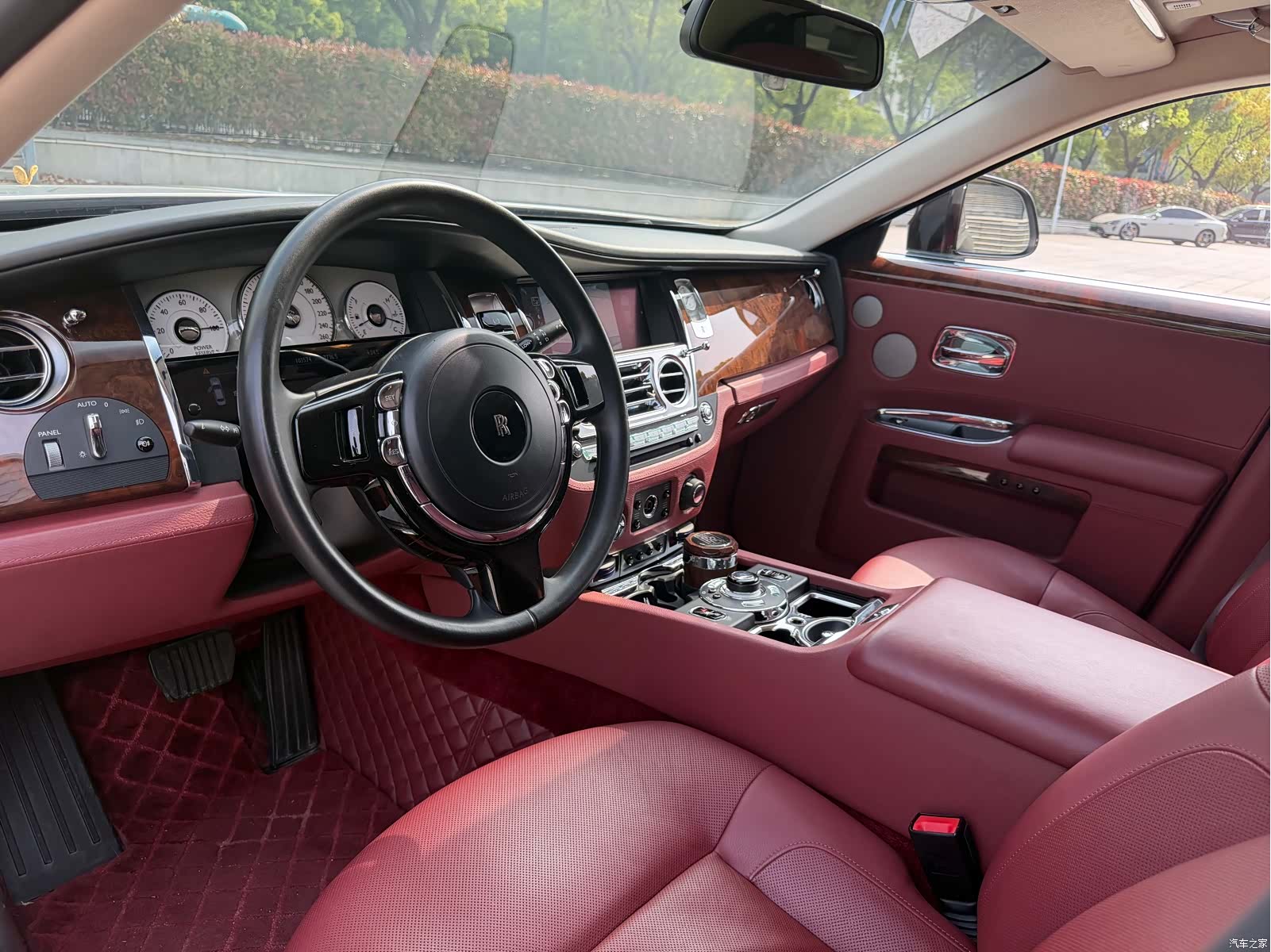 Rolls-Royce Ghost, 2013 4