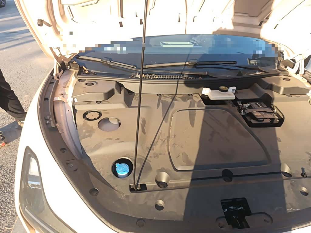 Xpeng Mona M03, 2025 22