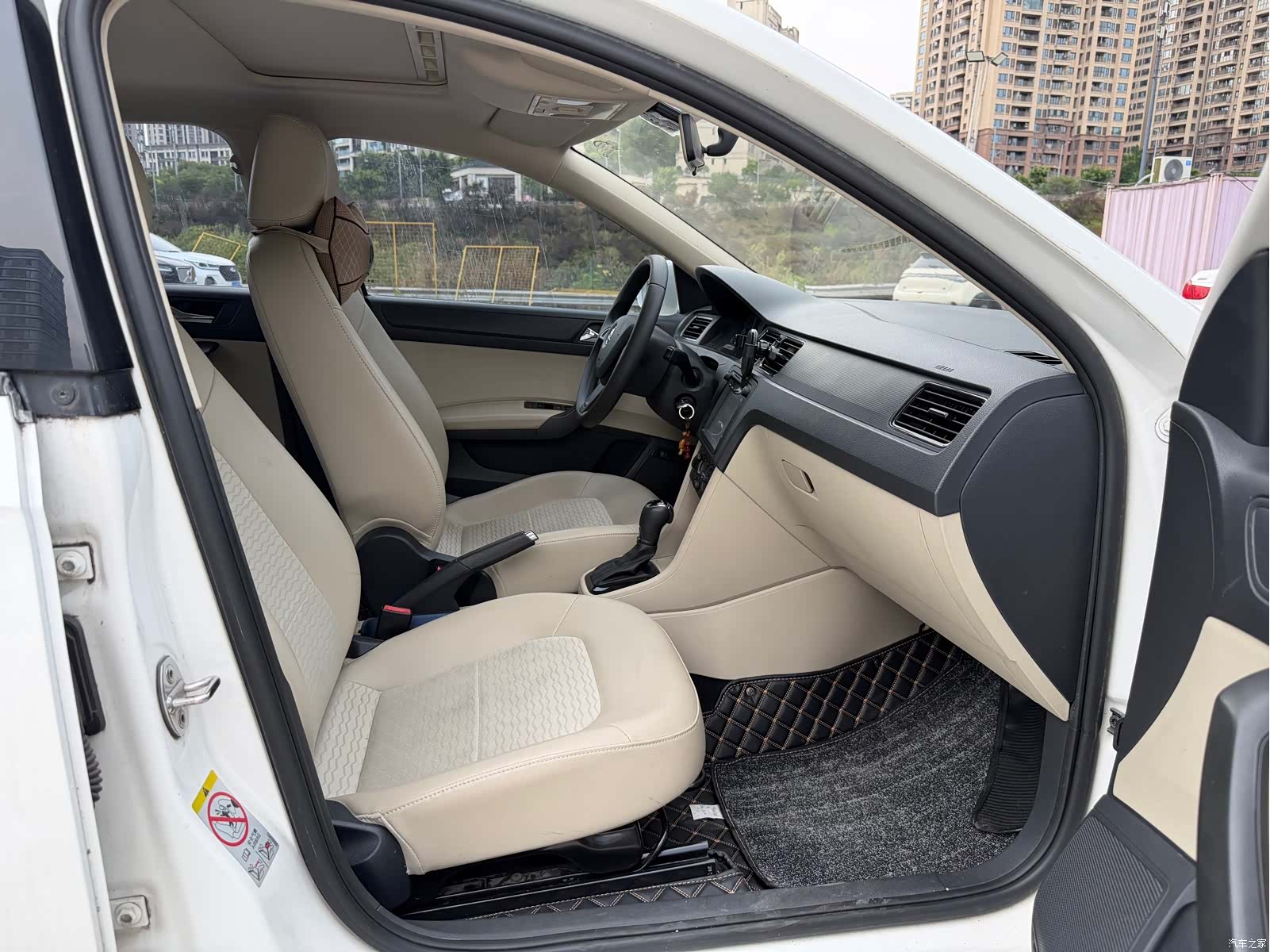 Skoda Rapid, 2017 8