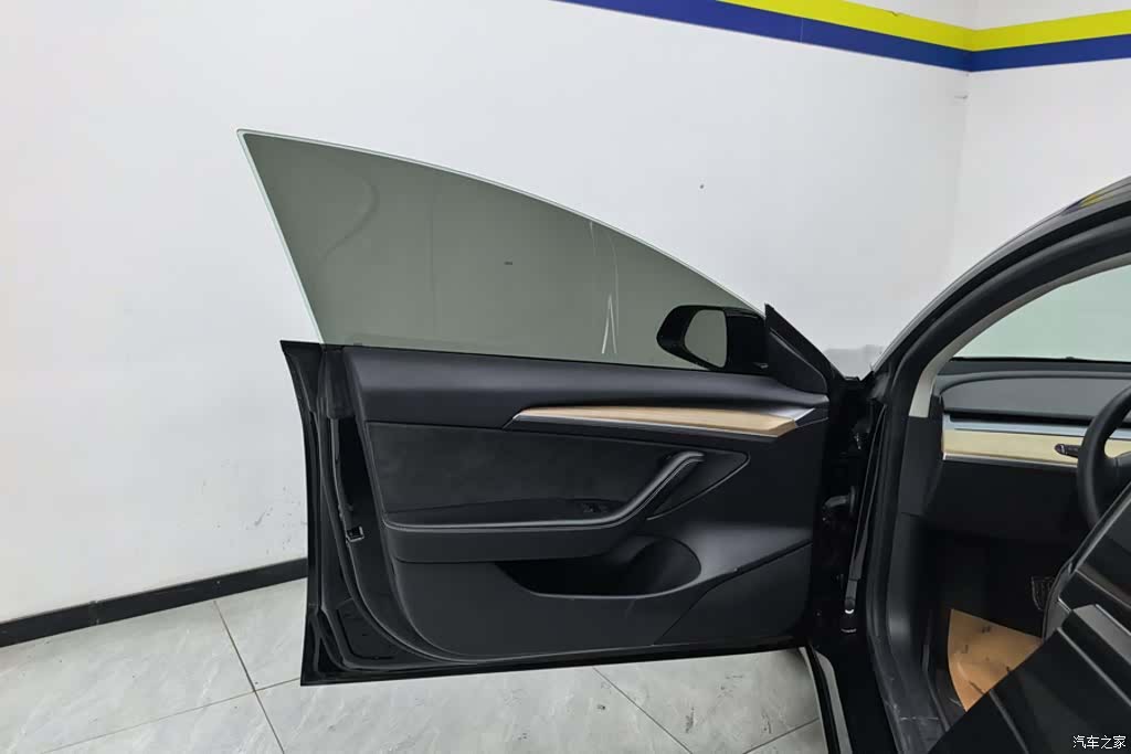Tesla Model 3, 2023 7