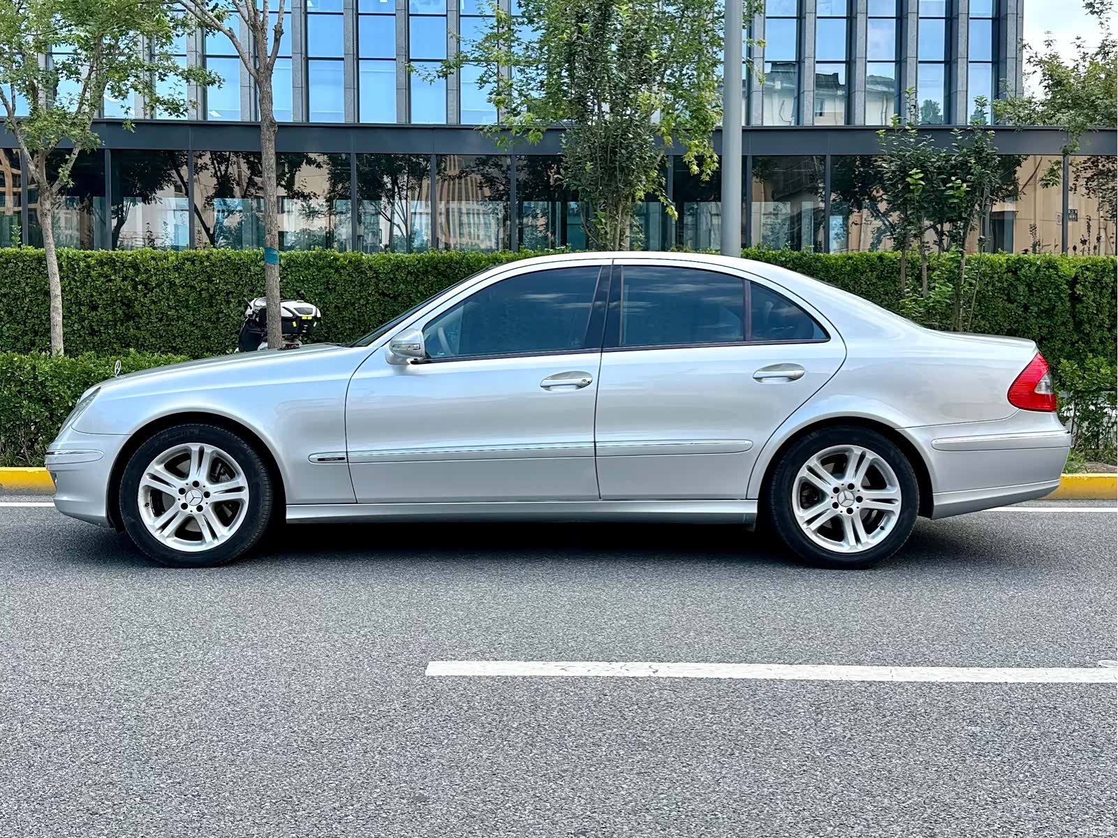 Mercedes-Benz E-Class, 2009 3