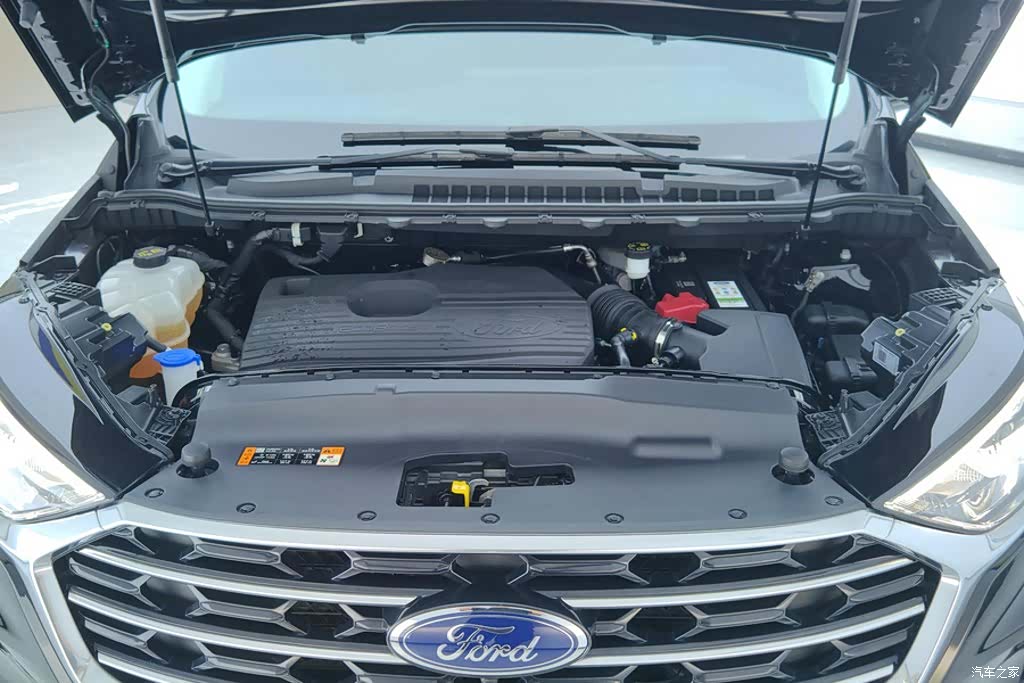 Ford Edge, 2023 10