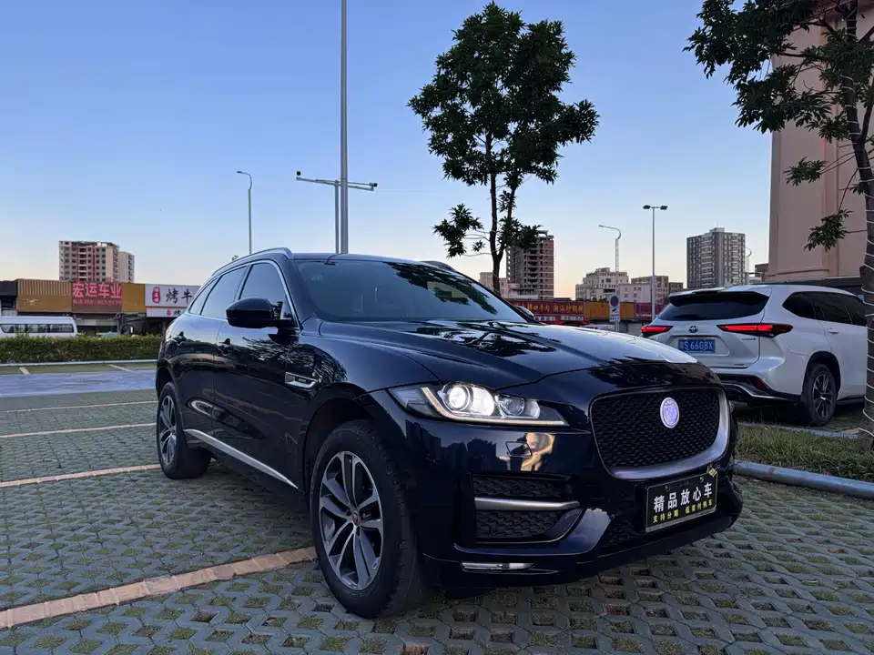 Jaguar F-PACE
