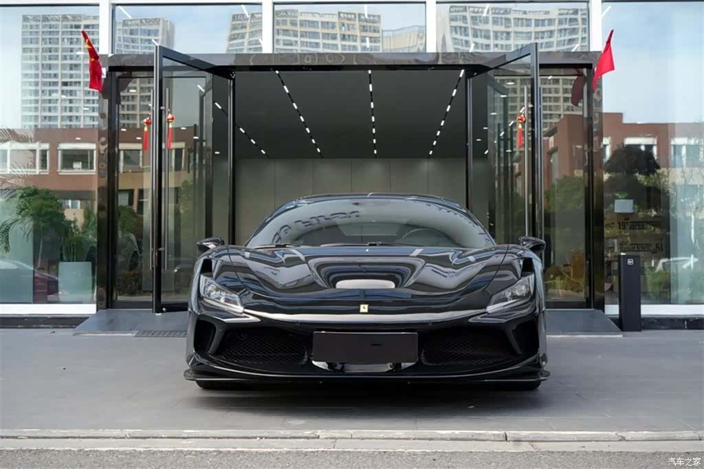 Ferrari F8, 2022 4