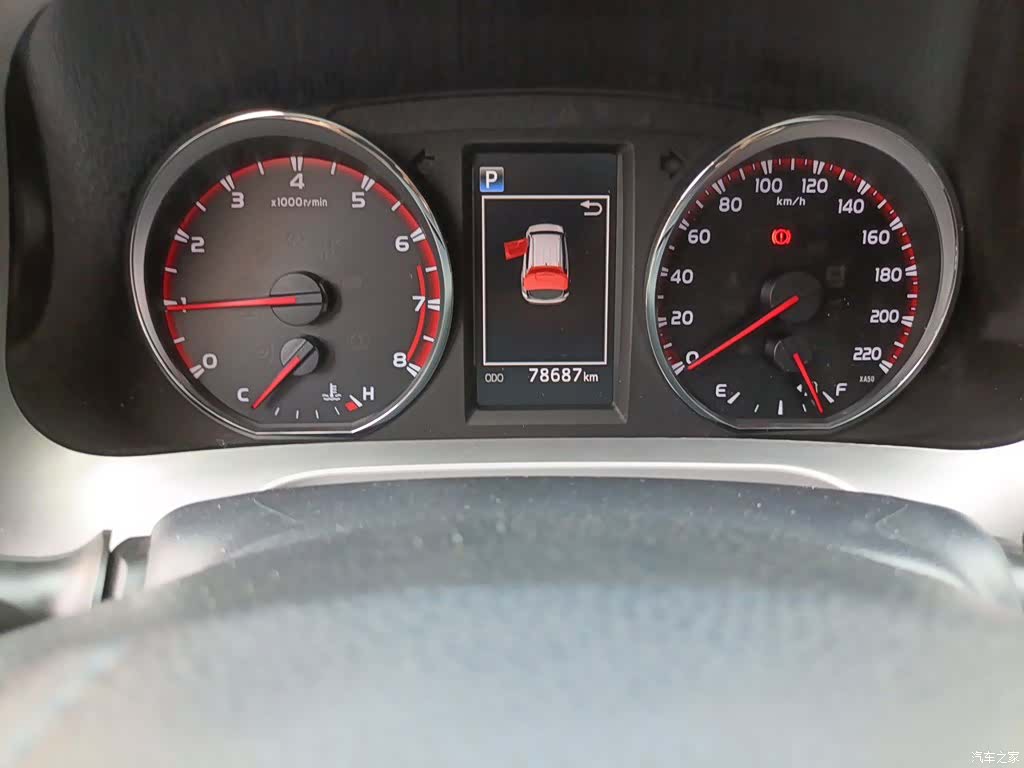 Toyota RAV4, 2017 все фото