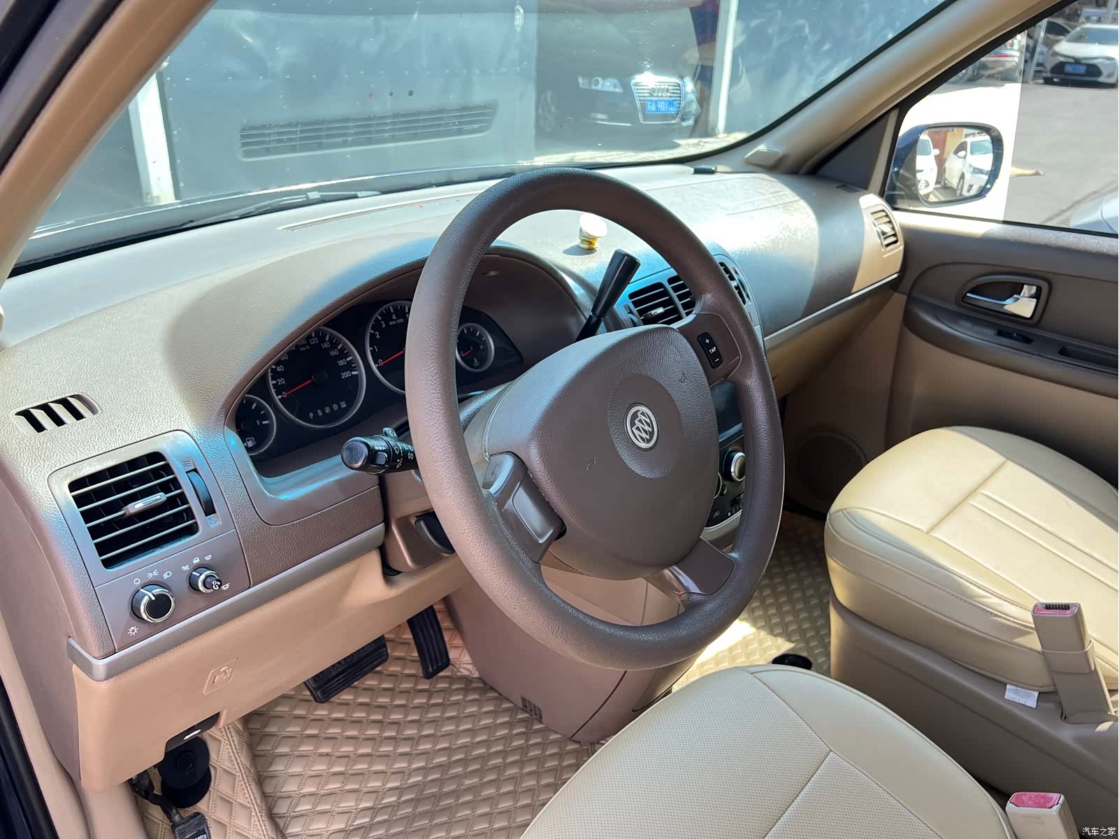 Buick GL8, 2014 9