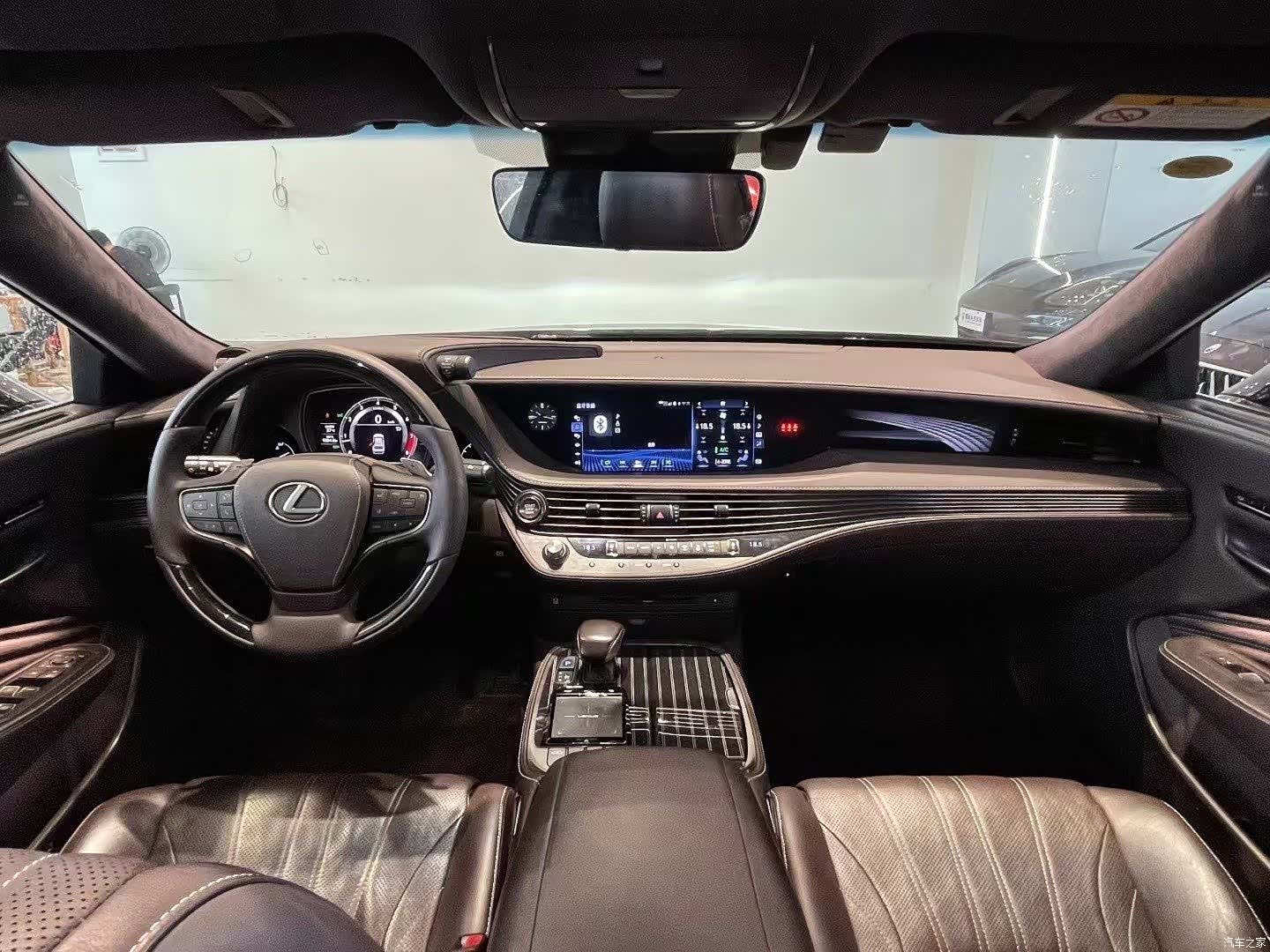 Lexus LS, 2018 все фото