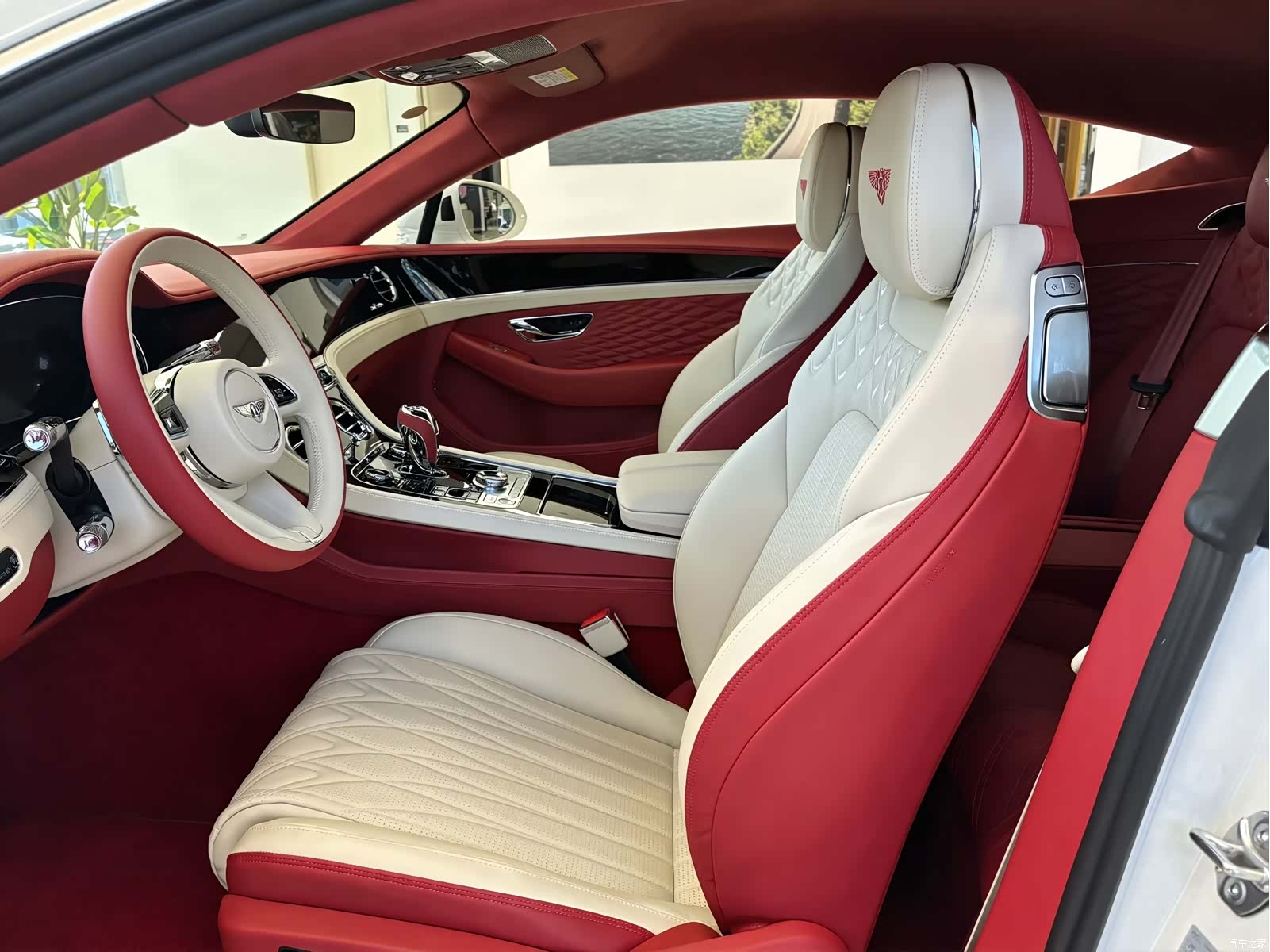 Bentley Continental GT, 1900 8