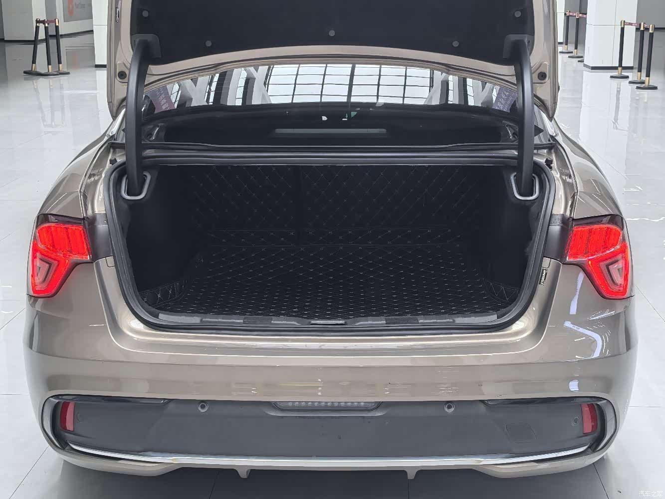 Lynk & Co 01, 2019 8