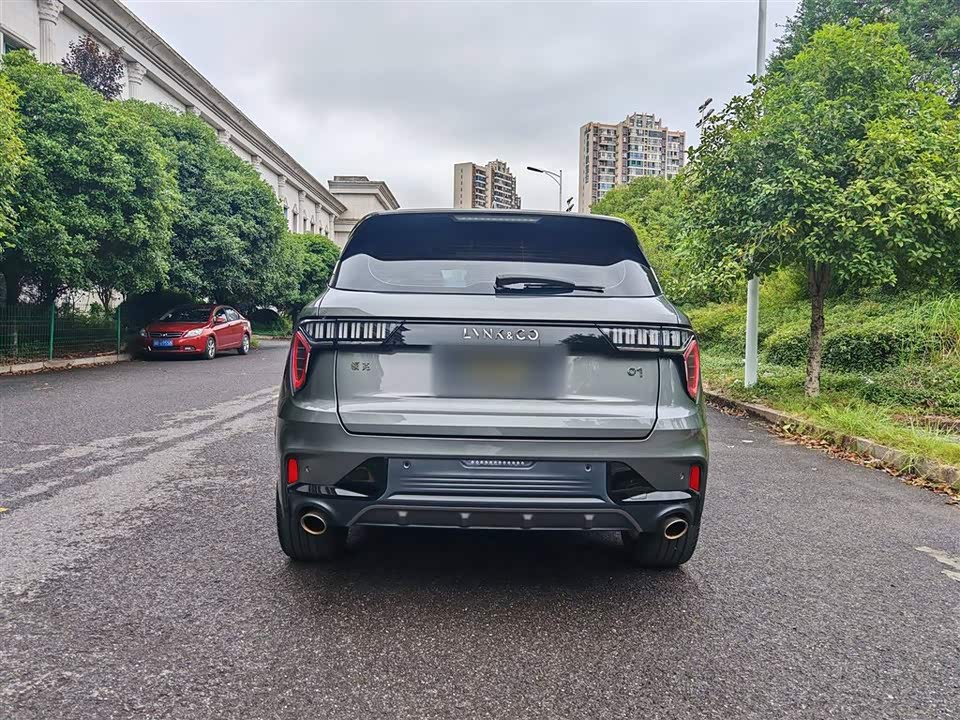 Lynk & Co 01