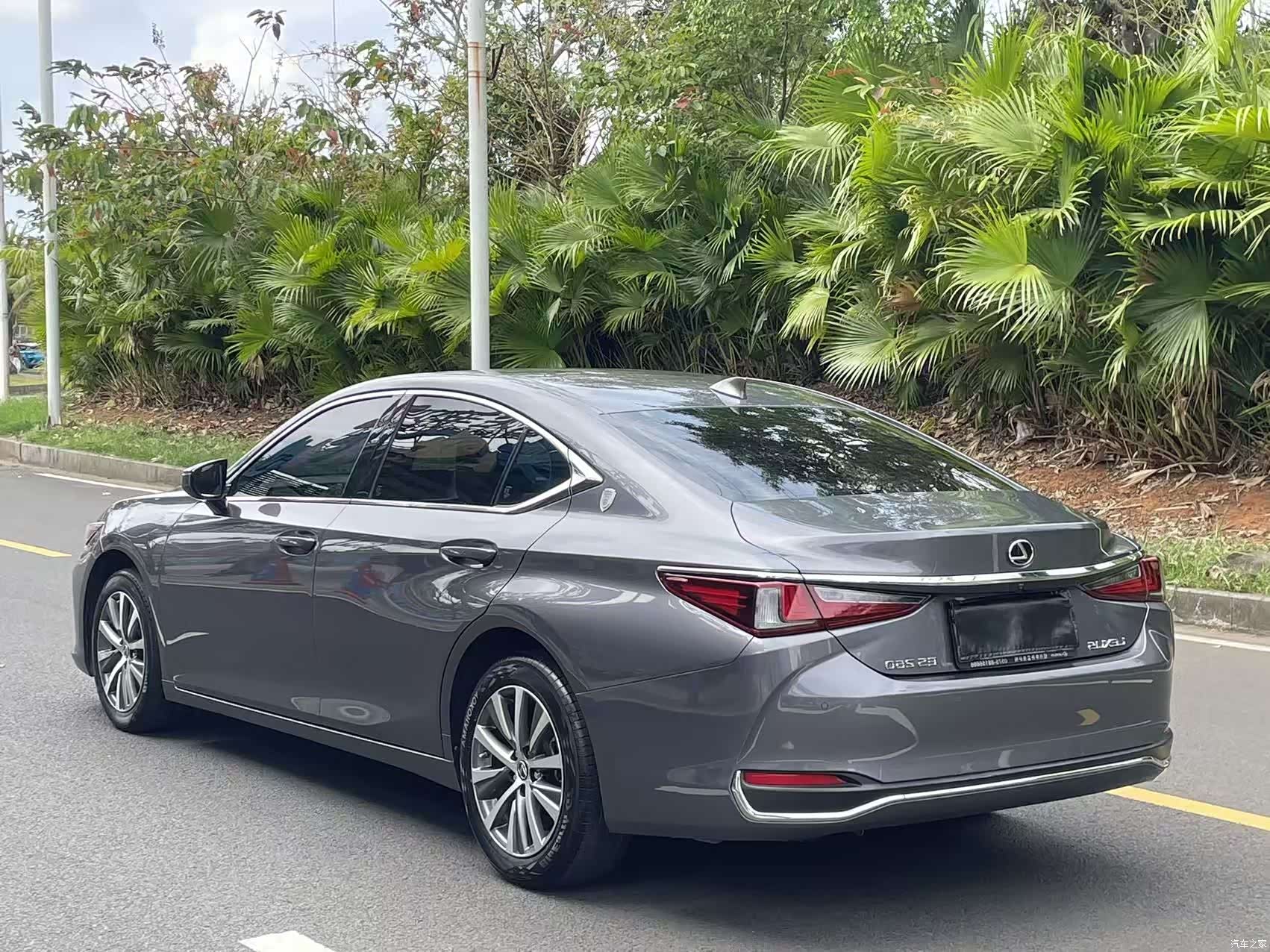 Lexus ES, 2021 7