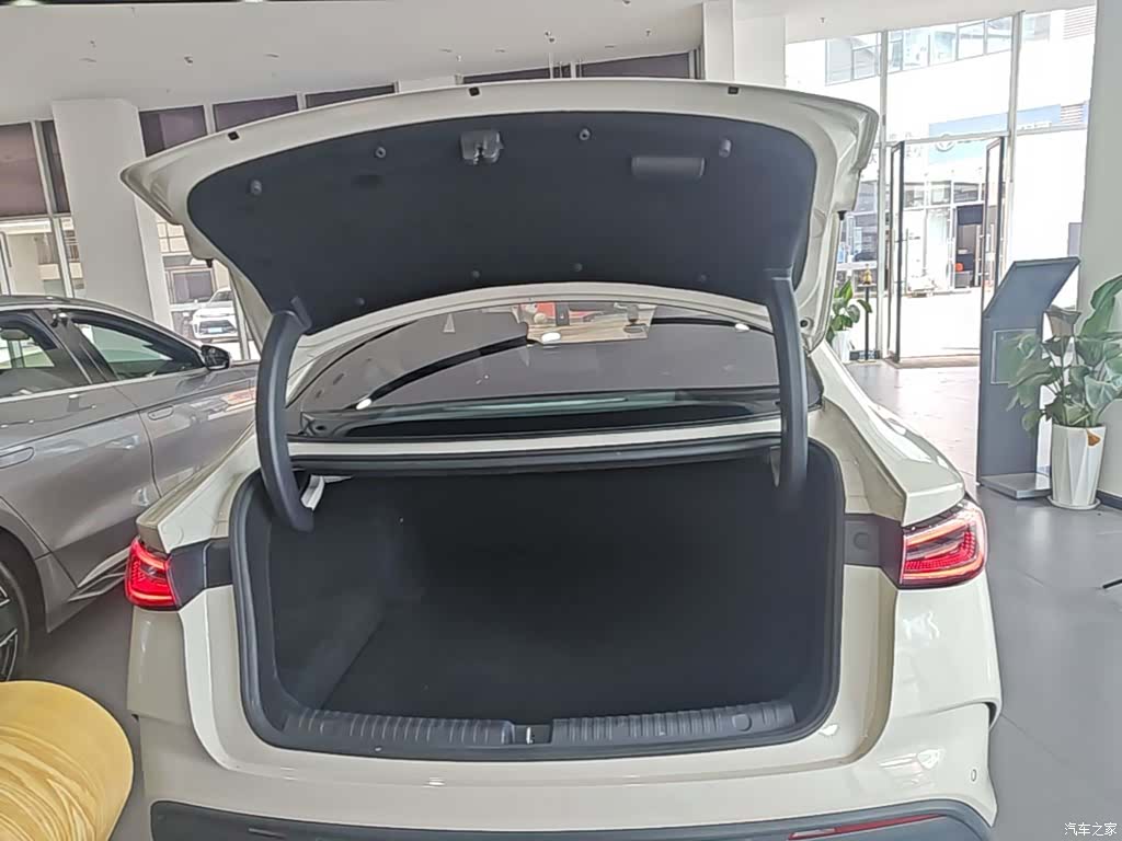BYD Seal, 2024 15