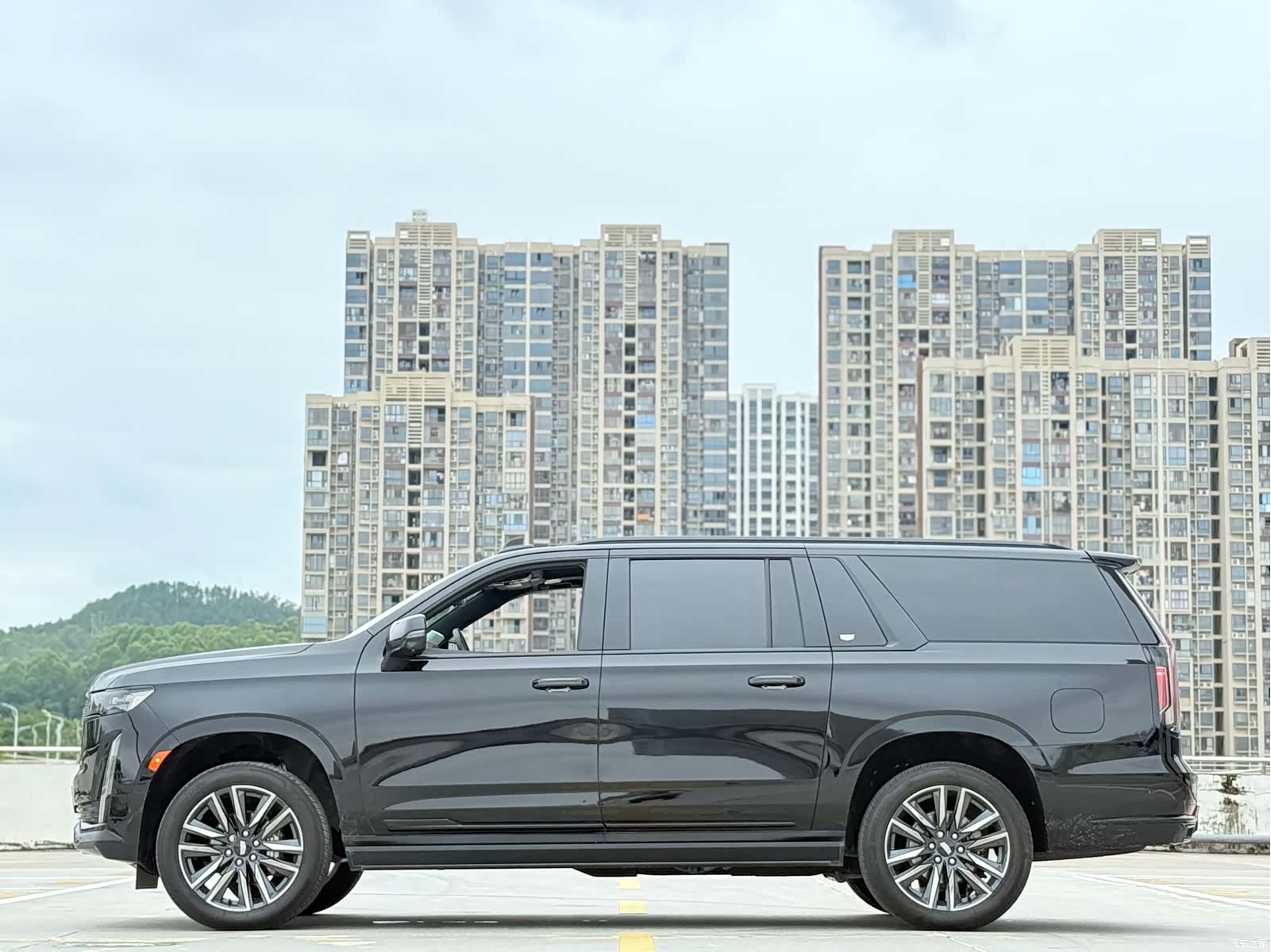 Cadillac Escalade, 2023 12