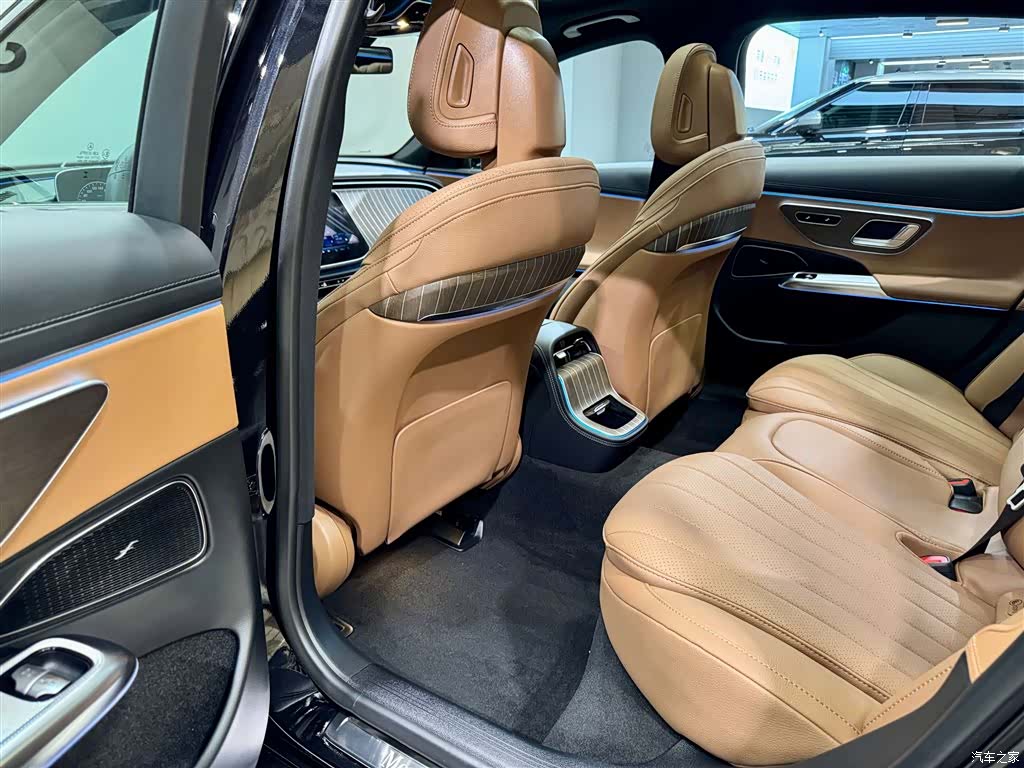 Mercedes-Benz E-Class, 2026 28