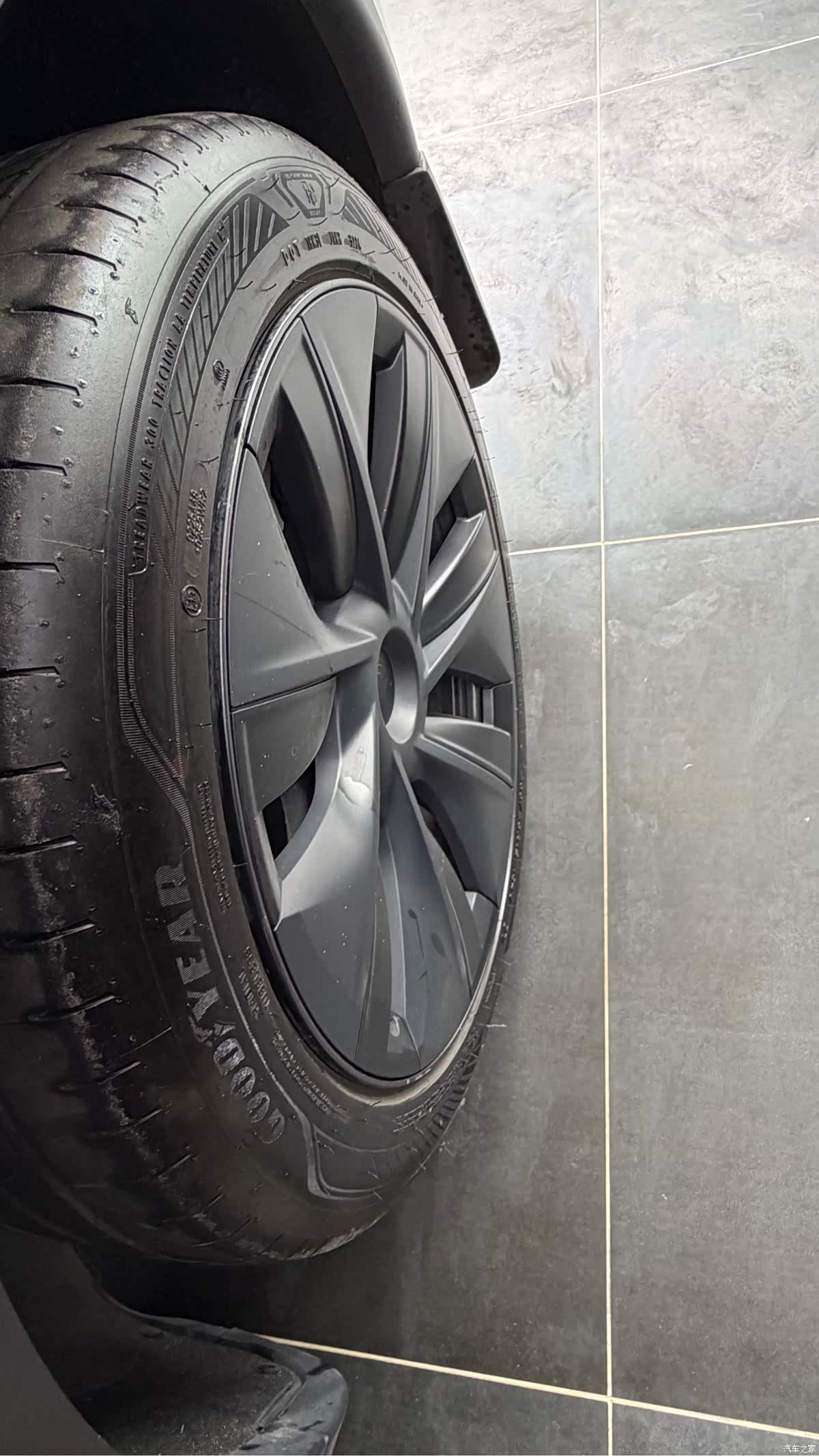 Tesla Model Y, 2024 9