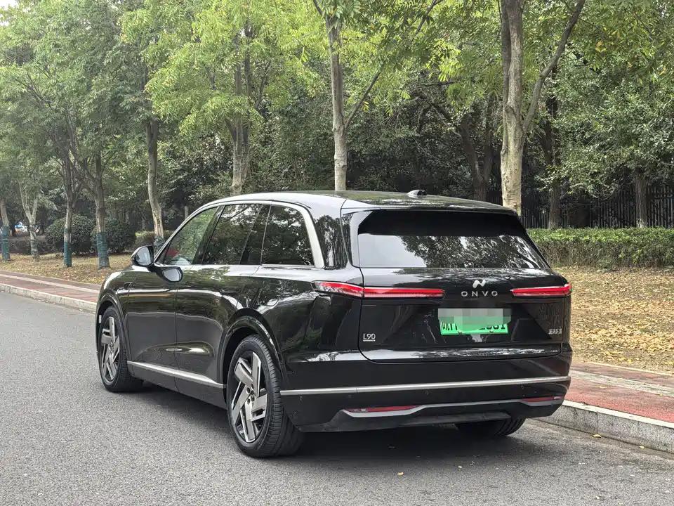 NIO L90