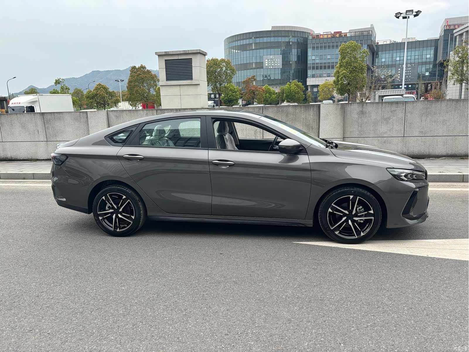 Geely Binray, 2026 4