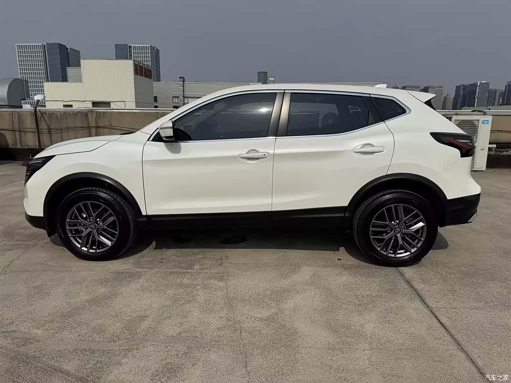 Nissan Qashqai, 2025 4