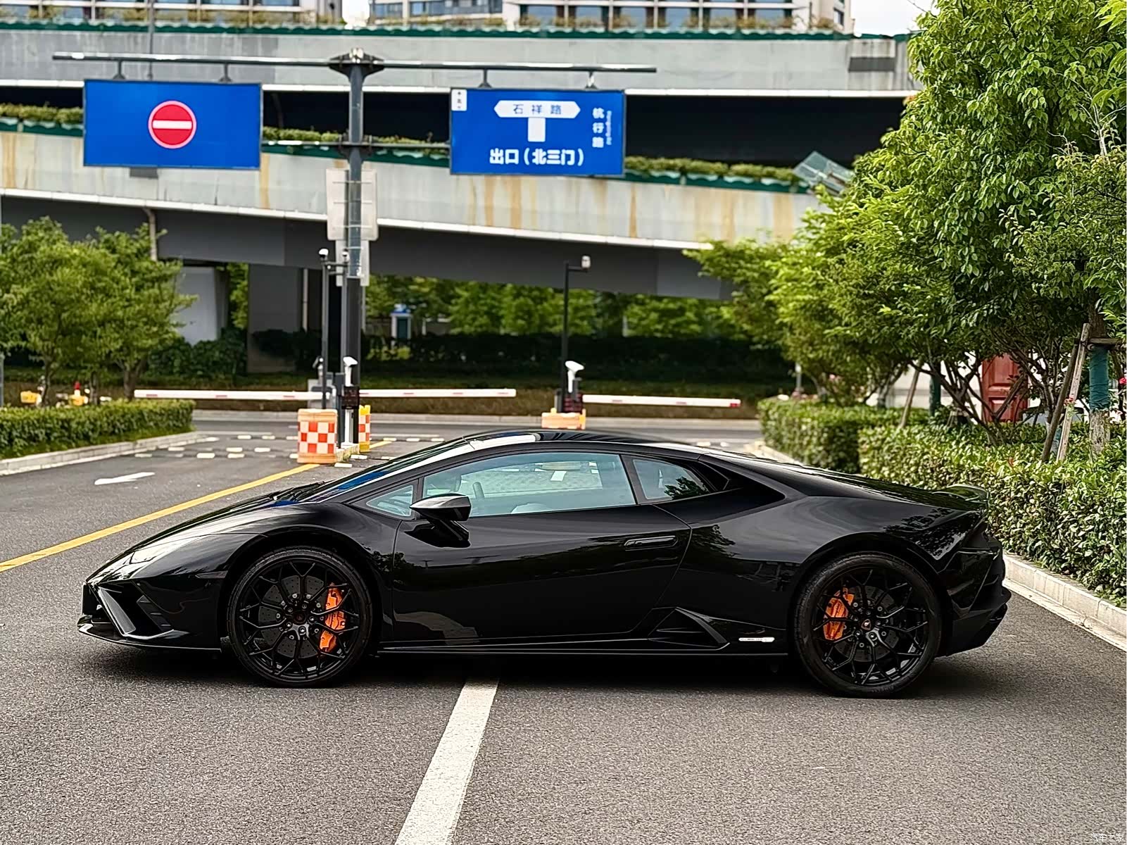 Lamborghini Huracán, 2023 4