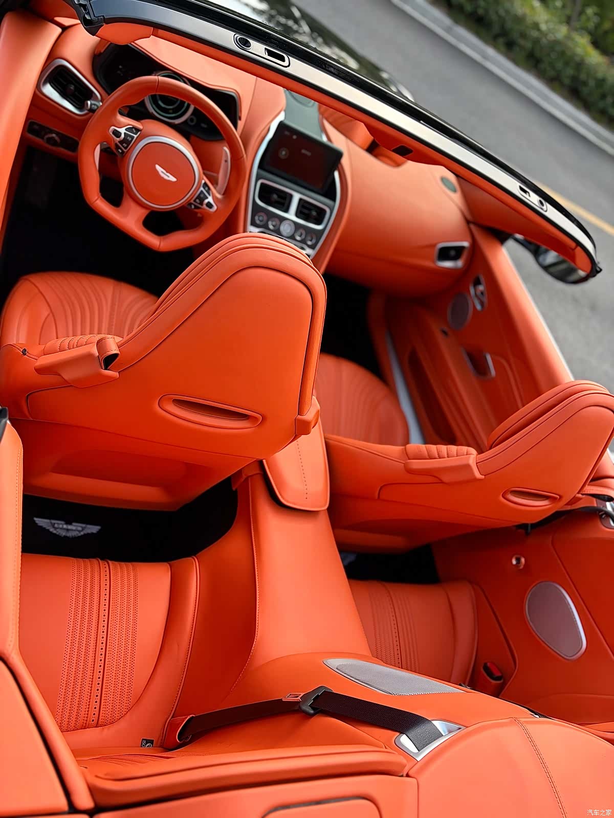 Aston Martin DB11, 2023 23