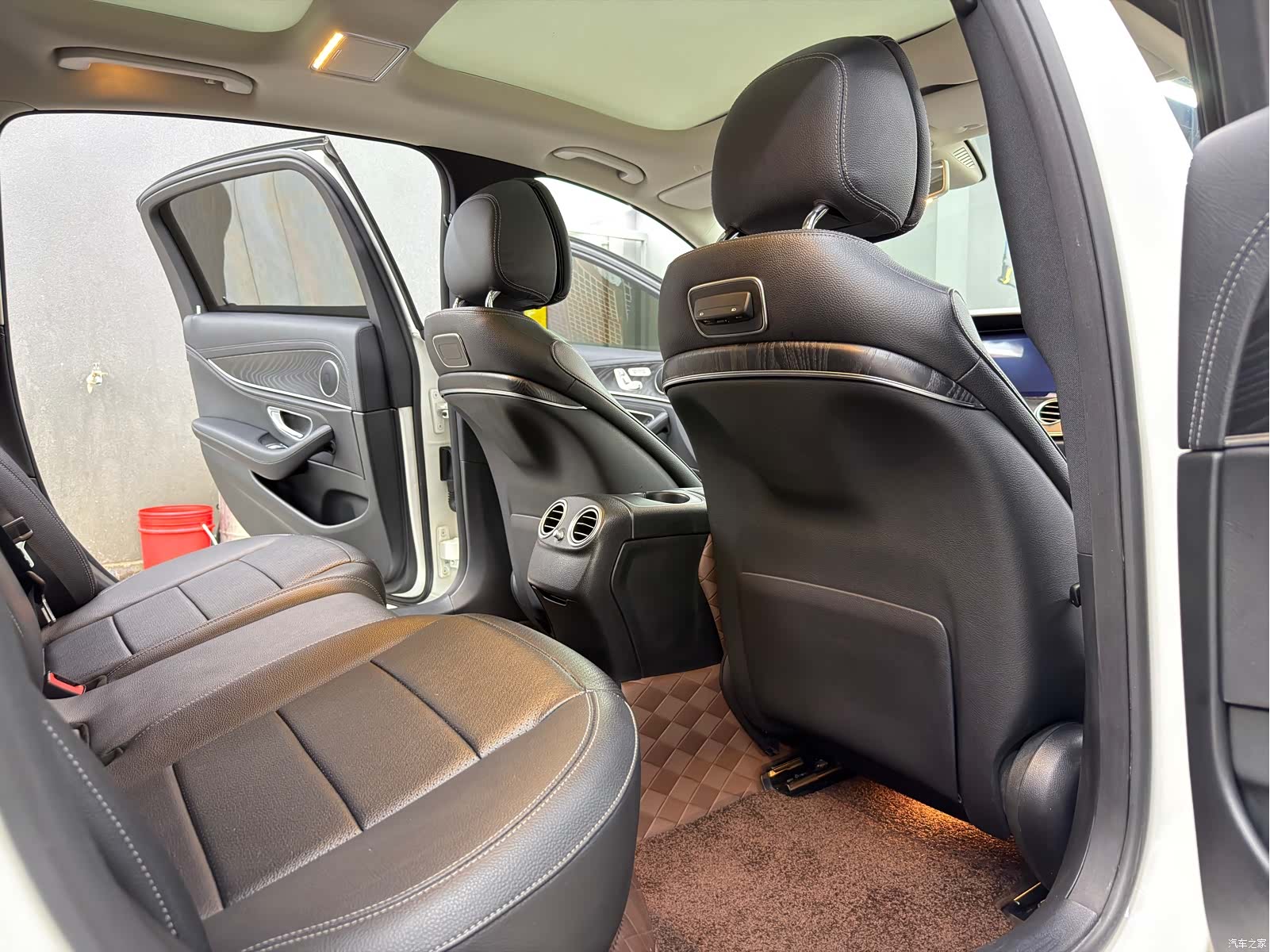 Mercedes-Benz E-Class, 2018 12