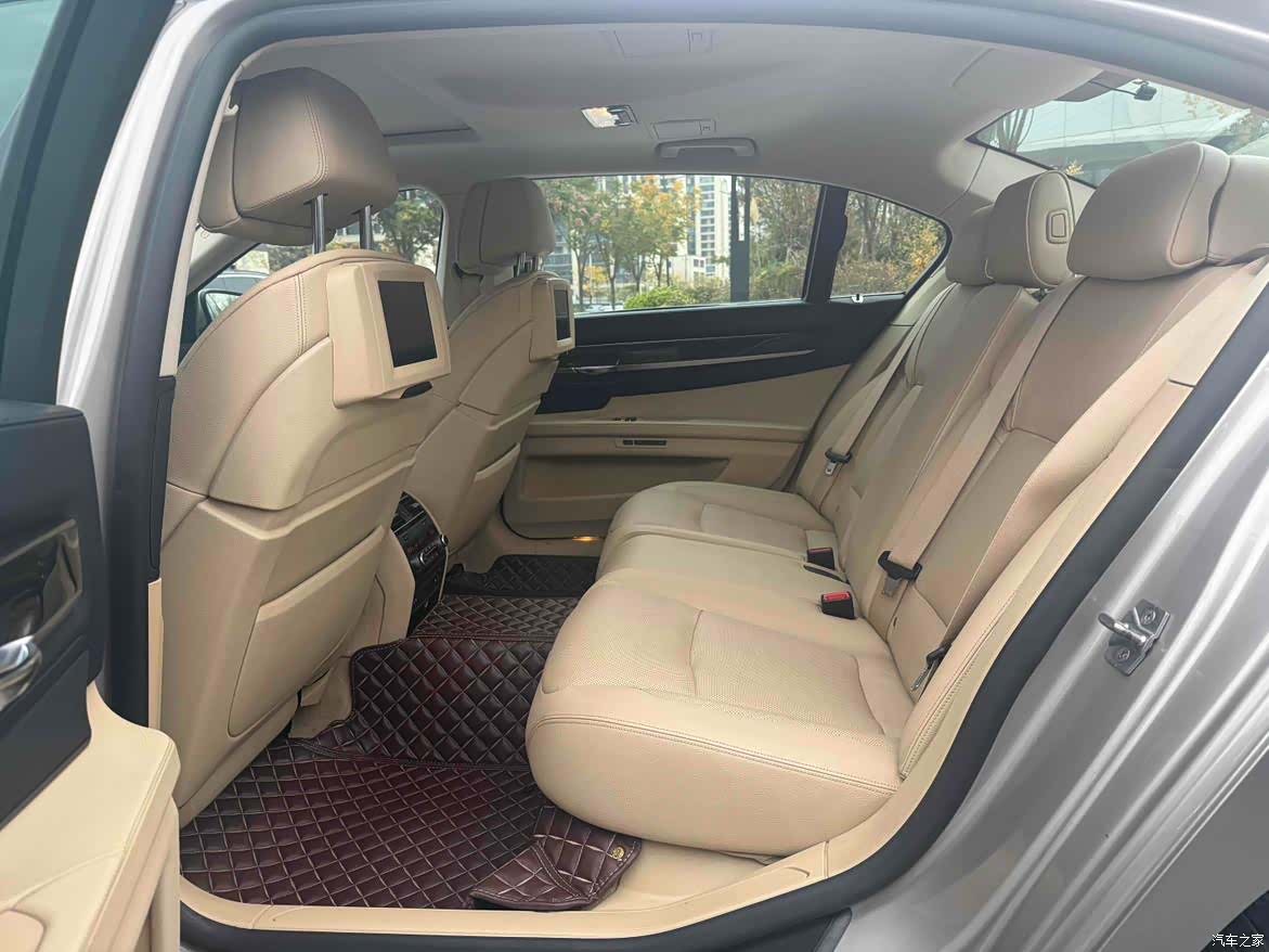 BMW 7 Series, 2013 8