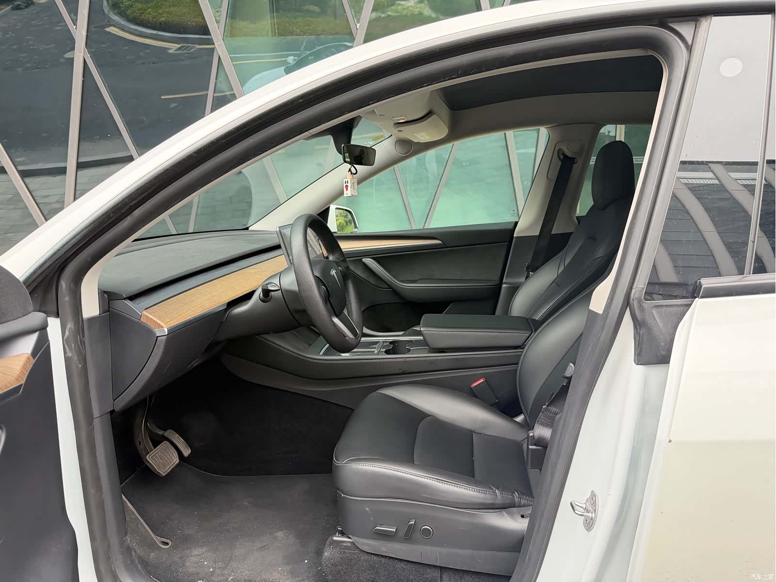 Tesla Model Y, 2021 7