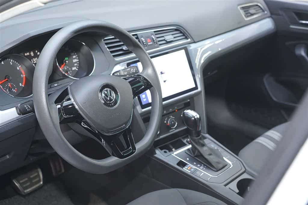Volkswagen Lamando, 2017 11